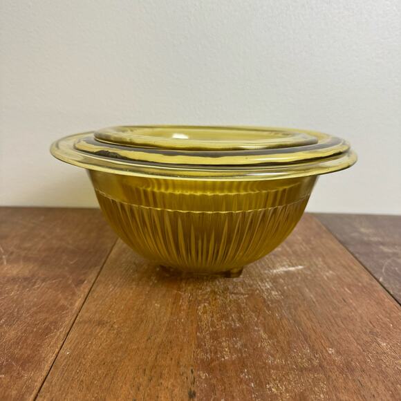 Federal Glass Set of 3 nesting yellow depression era Mixing serving bowls - Picture 5 of 6